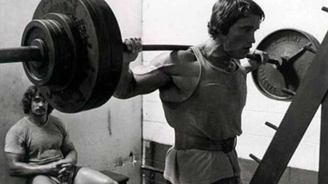 arnold schwarzenegger squat