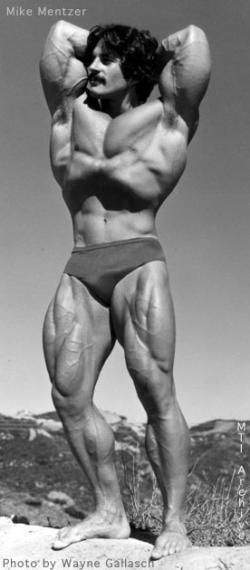 Mike Mentzer Vacuum Pose